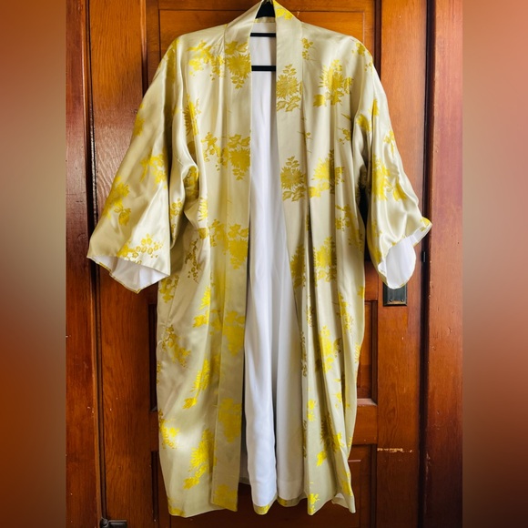 Vintage Satin Kimono - Picture 2 of 6